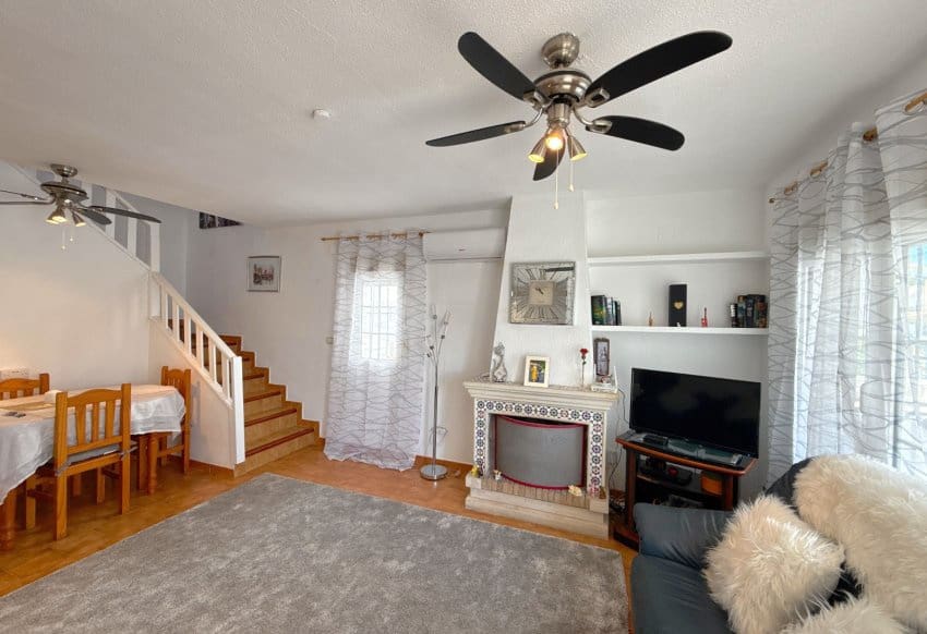 3 bedroom Villa for sale in Villamartin with pool - € 229,950 (Ref: 9432416)