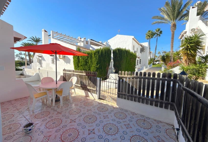 3 bedroom Villa for sale in Villamartin with pool - € 229,950 (Ref: 9432416)