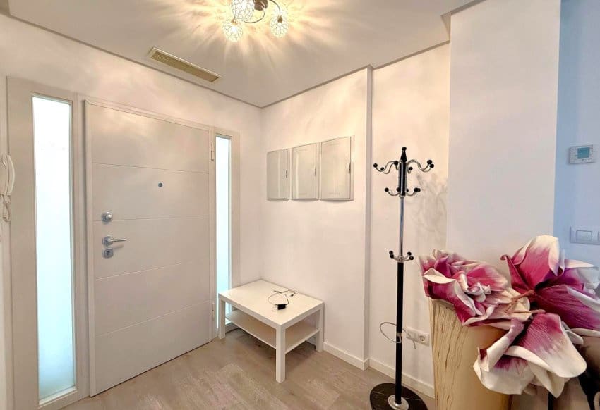 2 Zimmer Apartment zu verkaufen in Villamartin mit Pool - 235.000 € (Ref: 9469962)