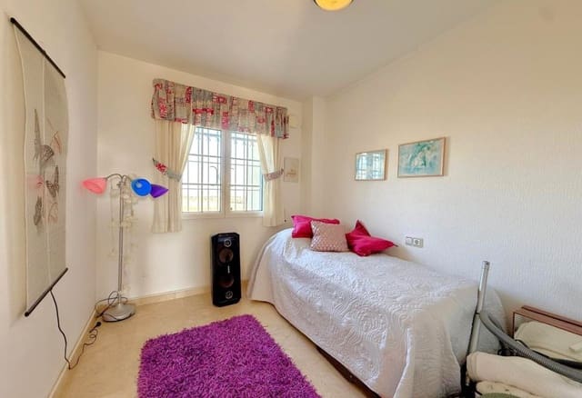 2 bedroom Villa for sale in Villamartin, Orihuela with pool - € 255,000 (Ref: 9471557)