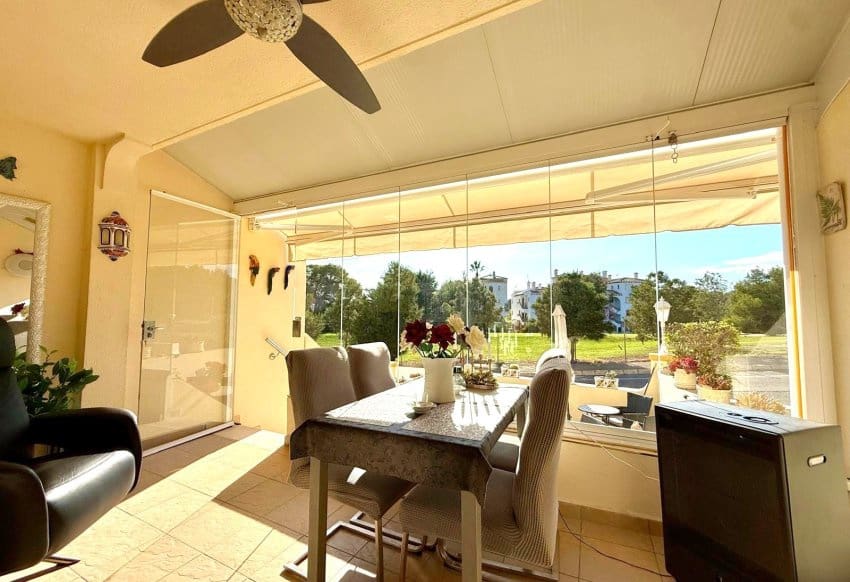 2 bedroom Villa for sale in Villamartin with pool - € 255,000 (Ref: 9471557)