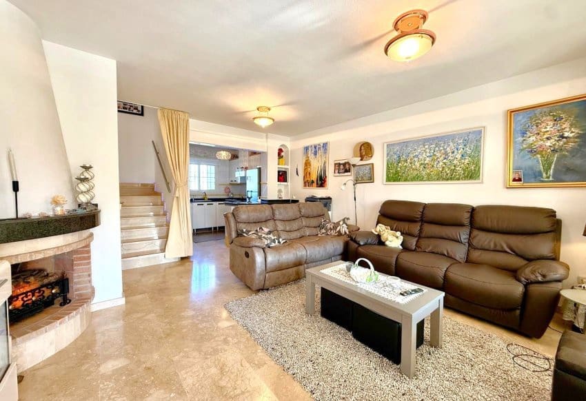 2 bedroom Villa for sale in Villamartin with pool - € 255,000 (Ref: 9471557)