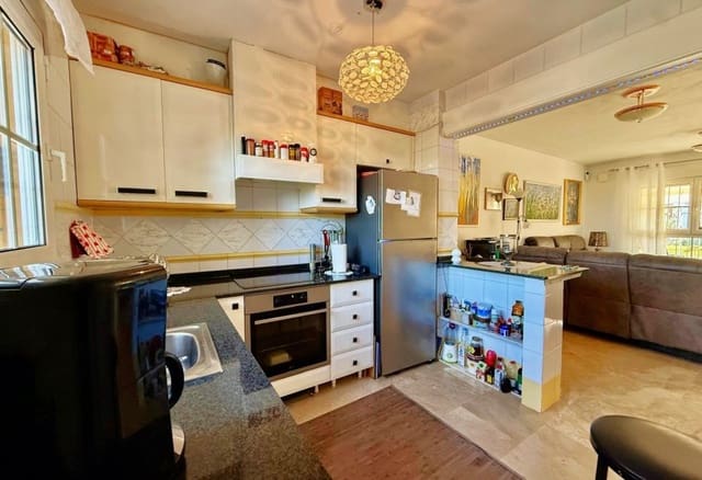 2 bedroom Villa for sale in Villamartin, Orihuela with pool - € 255,000 (Ref: 9471557)