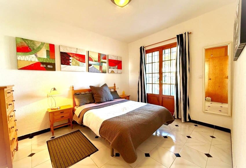 2 bedroom Townhouse for sale in Villamartin with pool - € 199,000 (Ref: 9490021)