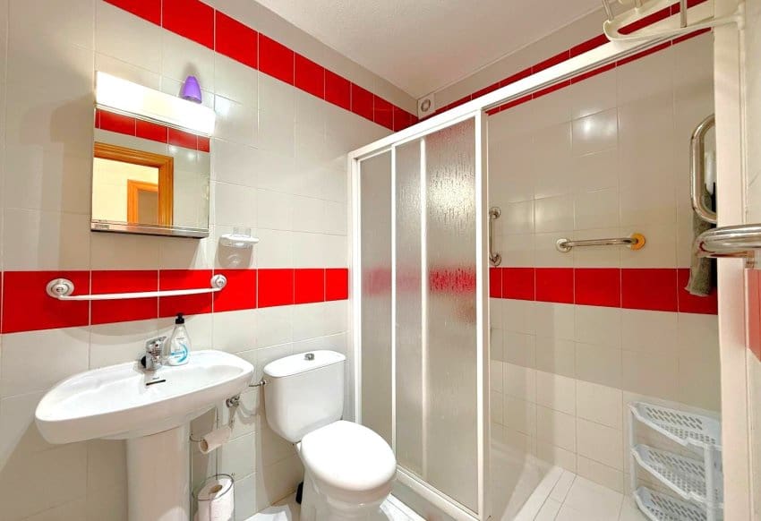 2 bedroom Townhouse for sale in Villamartin with pool - € 199,000 (Ref: 9490021)