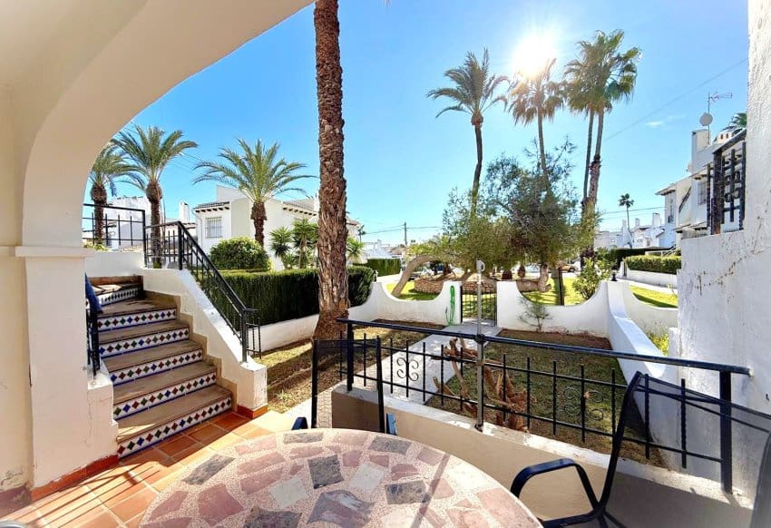 2 bedroom Townhouse for sale in Villamartin with pool - € 199,000 (Ref: 9490021)