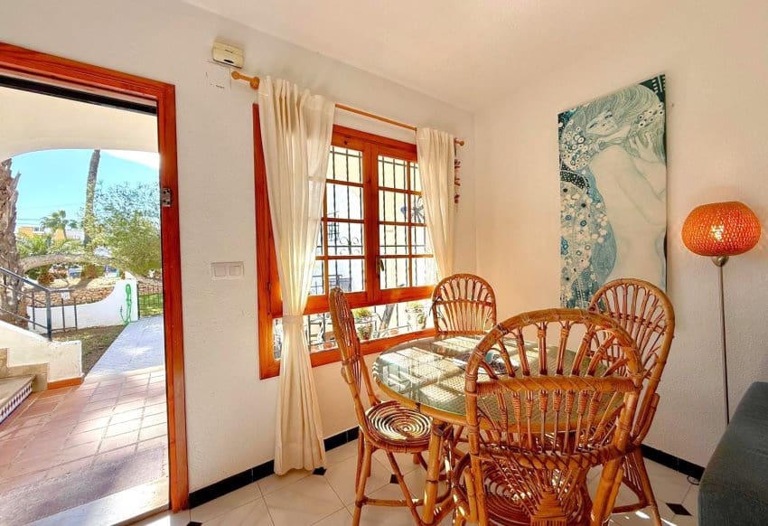 2 bedroom Townhouse for sale in Villamartin with pool - € 199,000 (Ref: 9490021)