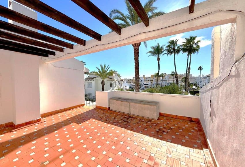 2 bedroom Townhouse for sale in Villamartin with pool - € 199,000 (Ref: 9490021)