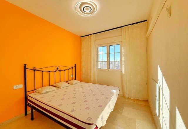 3 slaapkamer Villa te koop in Villamartin, Orihuela met zwembad - € 255.000 (Ref: 9492727)