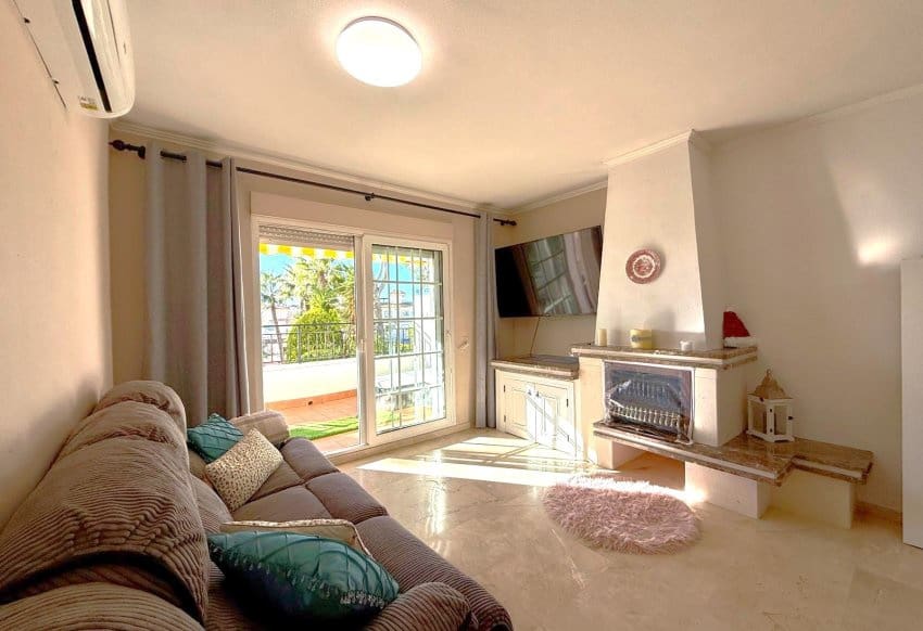 3 bedroom Villa for sale in Villamartin with pool - € 255,000 (Ref: 9492727)