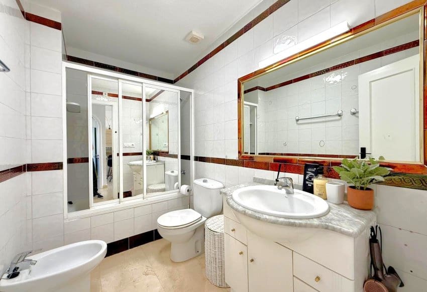 3 bedroom Villa for sale in Villamartin with pool - € 255,000 (Ref: 9492727)