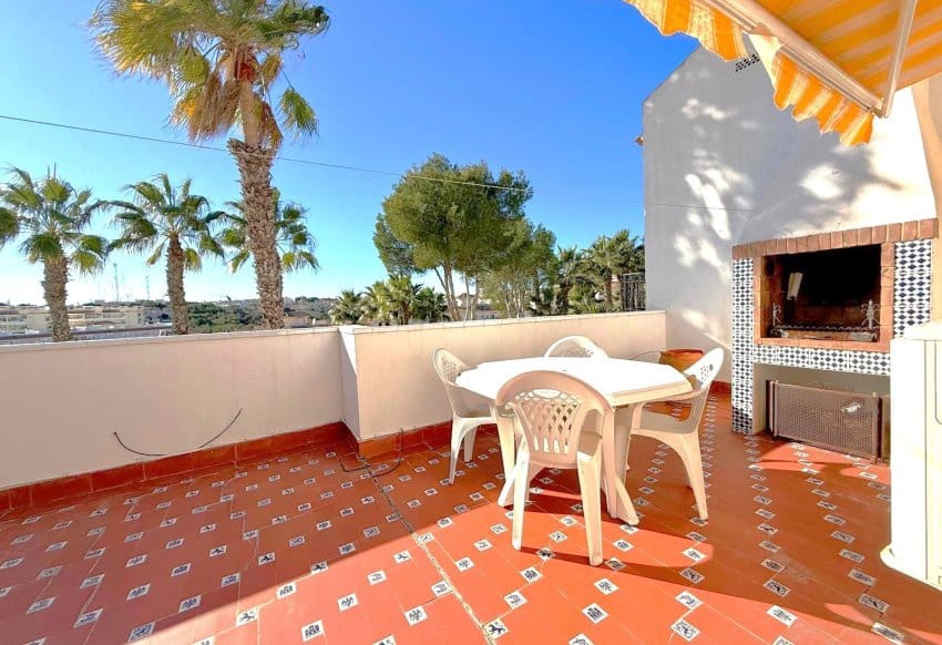 3 bedroom Villa for sale in Villamartin with pool - € 255,000 (Ref: 9492727)