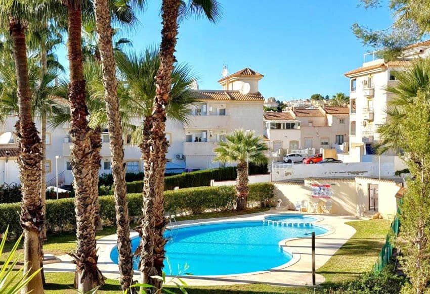3 bedroom Villa for sale in Villamartin with pool - € 255,000 (Ref: 9492727)