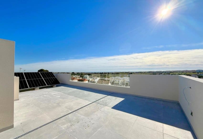 3 bedroom Villa for sale in Villamartin with pool - € 669,900 (Ref: 9496437)