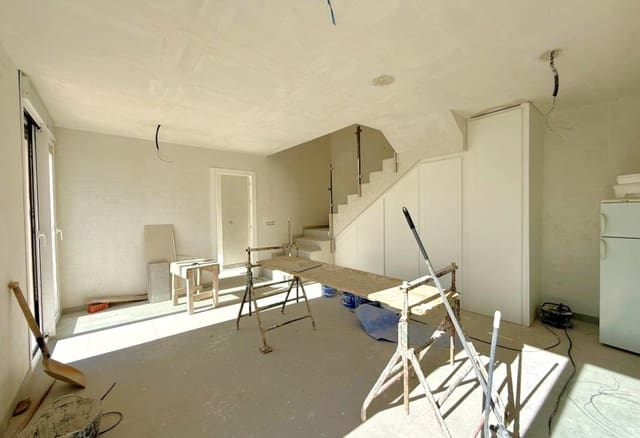 3 slaapkamer Villa te koop in Villamartin, Orihuela met zwembad - € 669.900 (Ref: 9496437)