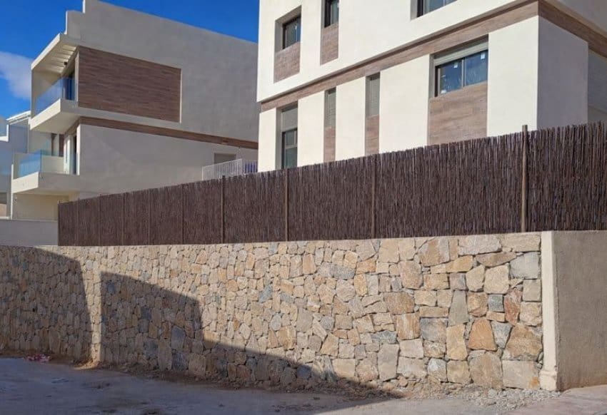 3 sypialnia Willa na sprzedaż w Orihuela Costa z basenem garażem - 669 900 € (Ref: 9496437)
