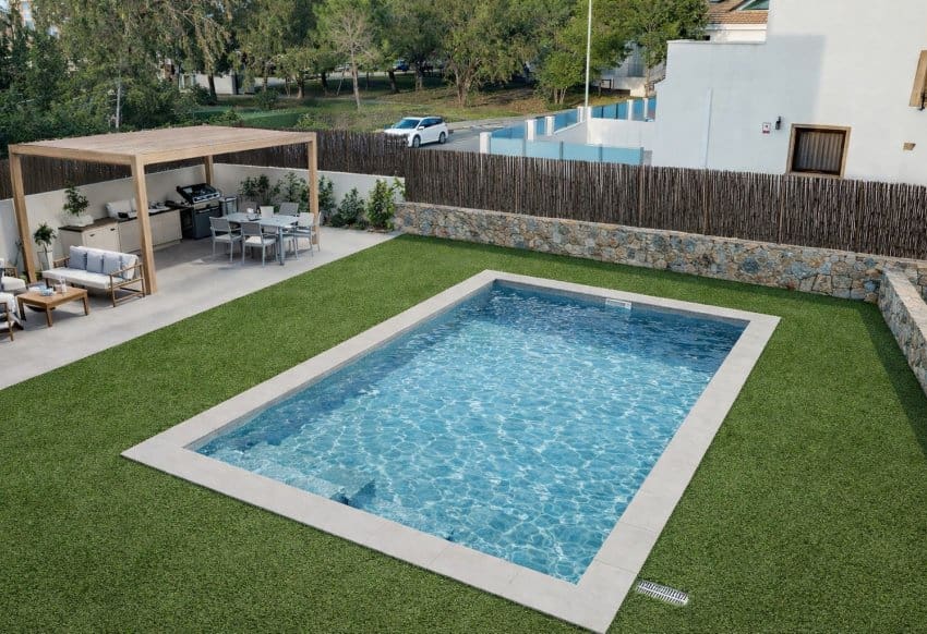 3 sypialnia Willa na sprzedaż w Orihuela Costa z basenem garażem - 669 900 € (Ref: 9496437)