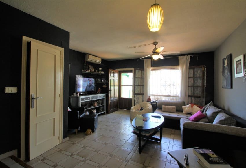 3 chambre Villa/Maison à vendre à Villamartin avec piscine - 295 000 € (Ref: 9535095)