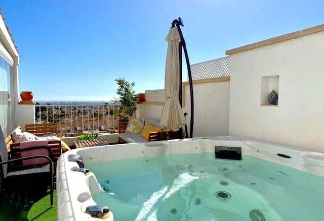 3 soveværelse Byhus til salg i Blue Lagoon med swimmingpool - € 319.000 (Ref: 9584556)