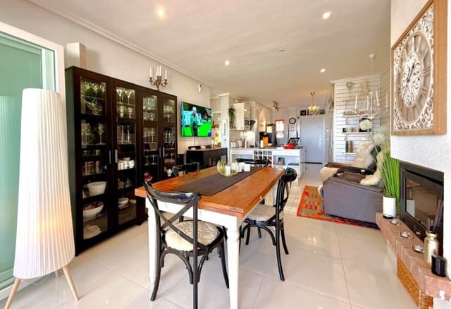 3 soveværelse Byhus til salg i Blue Lagoon med swimmingpool - € 319.000 (Ref: 9584556)