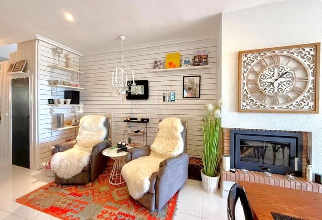 3 soveværelse Byhus til salg i Blue Lagoon med swimmingpool - € 319.000 (Ref: 9584556)