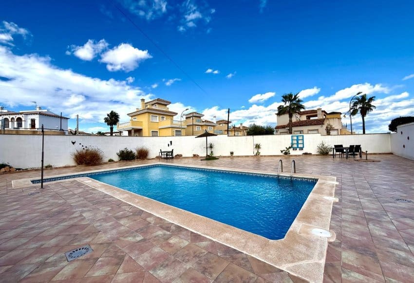 3 soveværelse Byhus til salg i Blue Lagoon med swimmingpool - € 319.000 (Ref: 9584556)