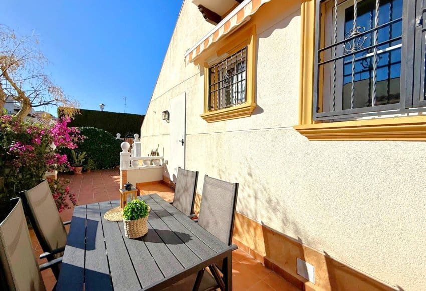 2 Zimmer Haus zu verkaufen in Orihuela Costa mit Pool - 219.000 € (Ref: 9598067)