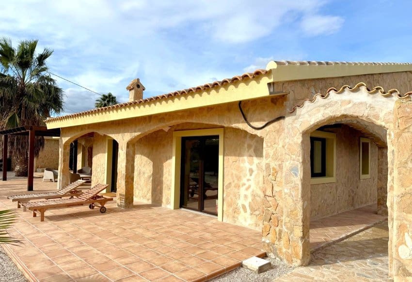 3 soveværelse Villa til salg i San Miguel de Salinas med swimmingpool garage - € 1.290.000 (Ref: 9598164)