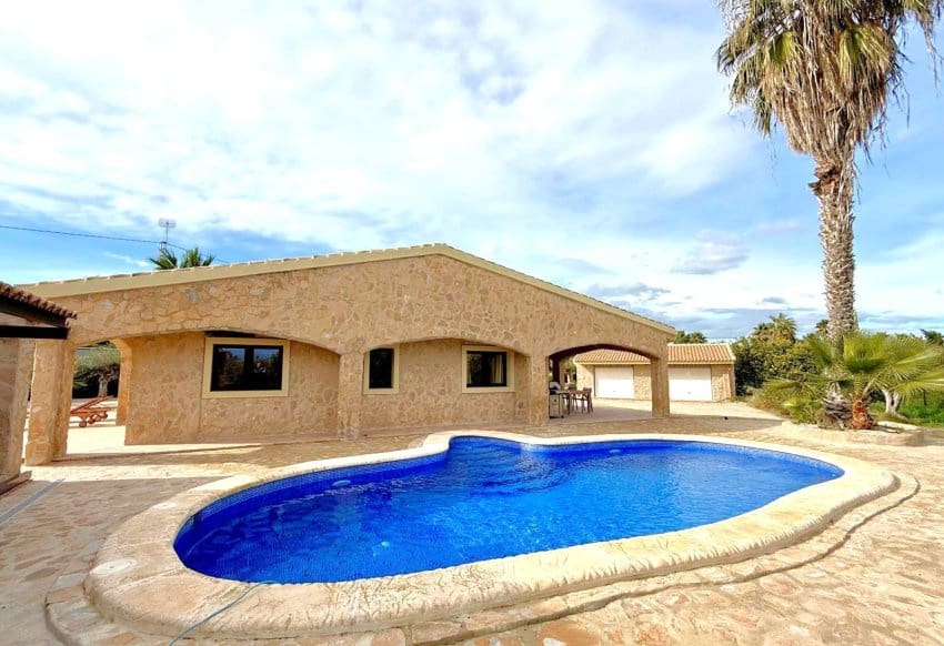 3 soveværelse Villa til salg i San Miguel de Salinas med swimmingpool garage - € 1.290.000 (Ref: 9598164)