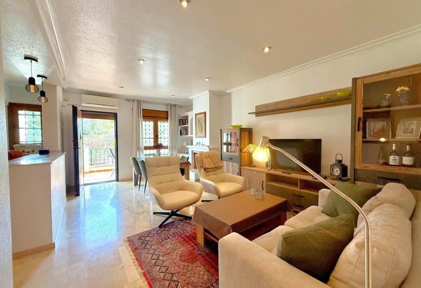 3 makuuhuone Omakotitalo myytävänä paikassa Villamartin mukana uima-altaan - 275 000 € (Ref: 9650598)