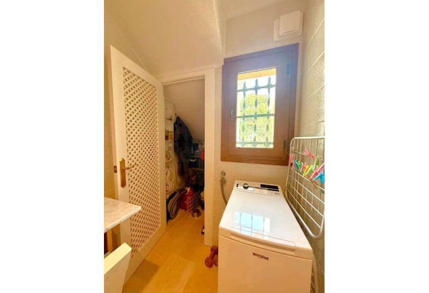 3 makuuhuone Omakotitalo myytävänä paikassa Villamartin mukana uima-altaan - 275 000 € (Ref: 9650598)