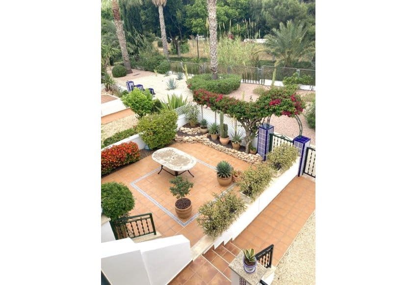 3 makuuhuone Omakotitalo myytävänä paikassa Villamartin mukana uima-altaan - 275 000 € (Ref: 9650598)