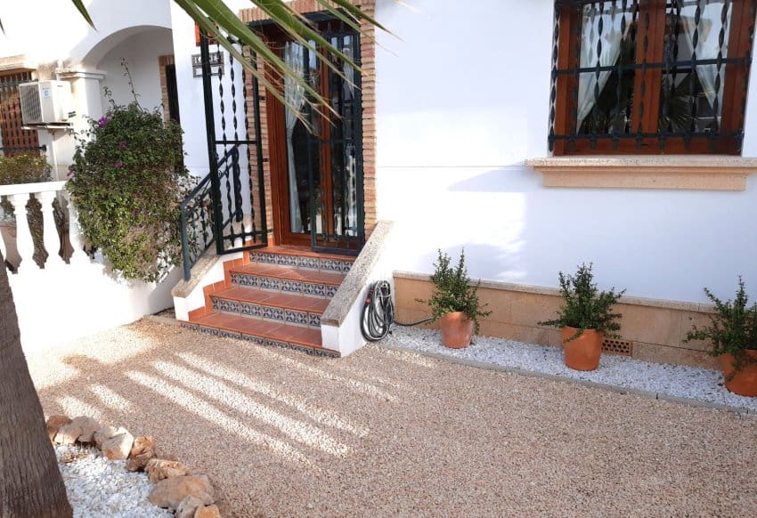 3 makuuhuone Omakotitalo myytävänä paikassa Villamartin mukana uima-altaan - 275 000 € (Ref: 9650598)