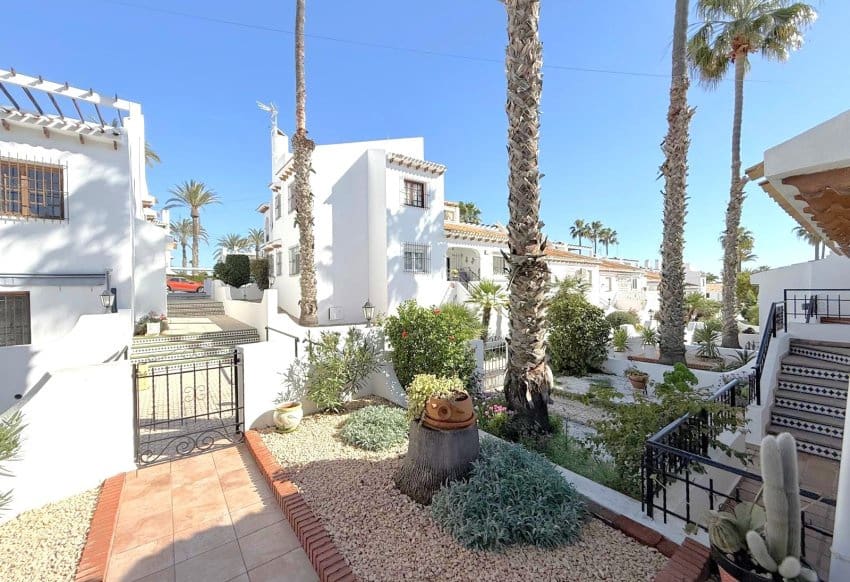 2 camera da letto Casa in vendita in Villamartin con piscina - 225.000 € (Rif: 9665262)