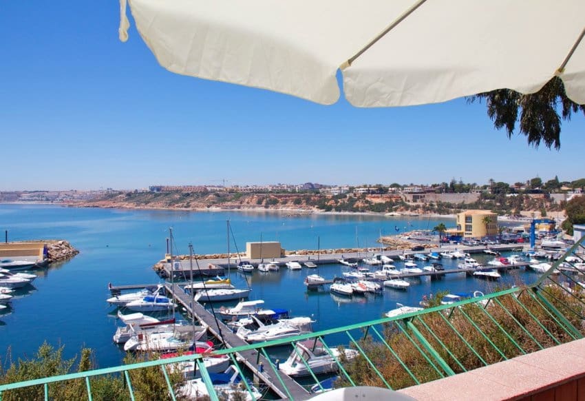 2 bedroom Townhouse for sale in Villamartin with pool - € 225,000 (Ref: 9665262)