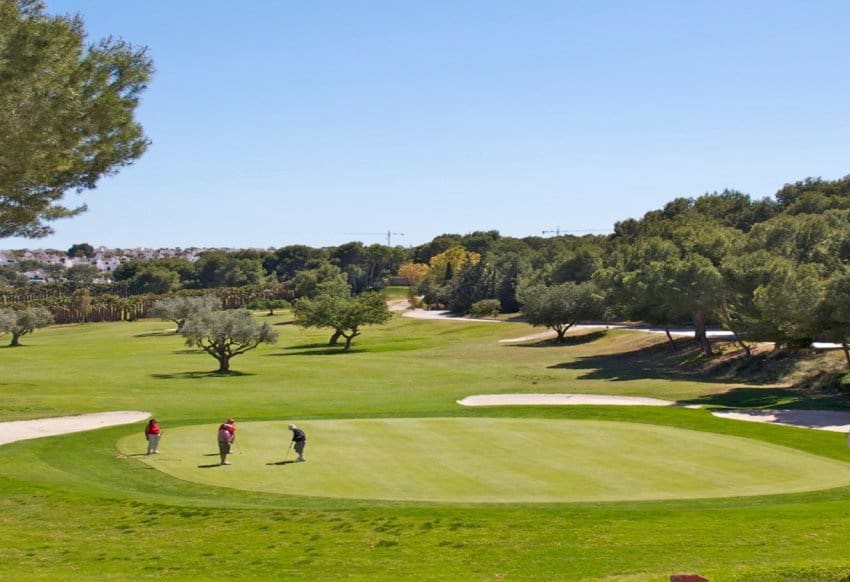 2 bedroom Townhouse for sale in Villamartin with pool - € 225,000 (Ref: 9665262)