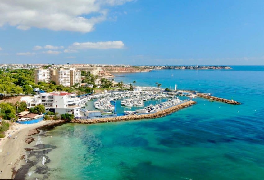 2 bedroom Townhouse for sale in Villamartin with pool - € 225,000 (Ref: 9665262)