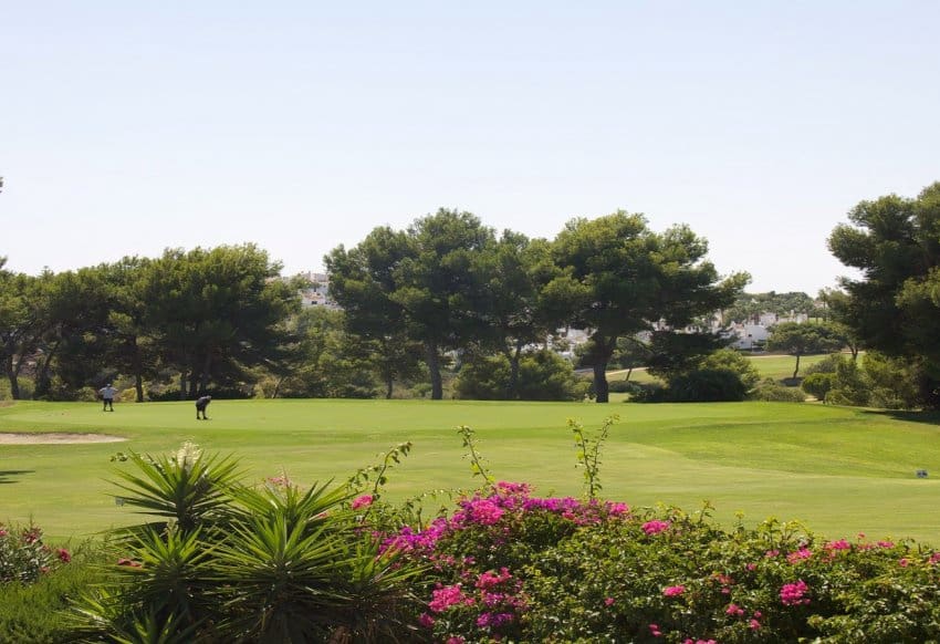 2 bedroom Townhouse for sale in Villamartin with pool - € 225,000 (Ref: 9665262)