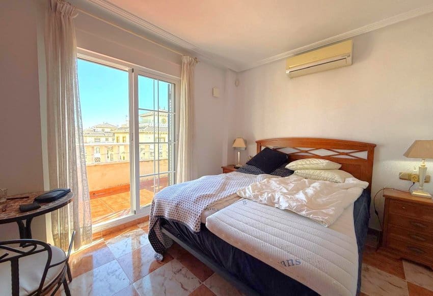 2 Zimmer Haus zu verkaufen in Orihuela Costa mit Pool - 221.000 € (Ref: 9687584)