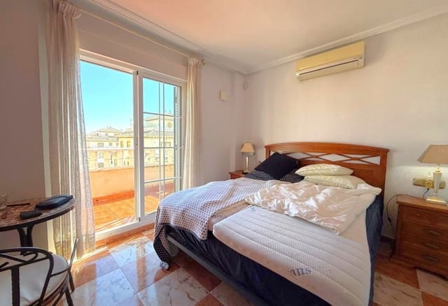 Casa de 2 habitaciones en Lomas de Cabo Roig - Los Dolses, Orihuela en venta con piscina - 221.000 € (Ref: 9687584)