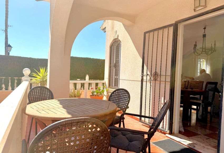 2 Zimmer Haus zu verkaufen in Orihuela Costa mit Pool - 221.000 € (Ref: 9687584)