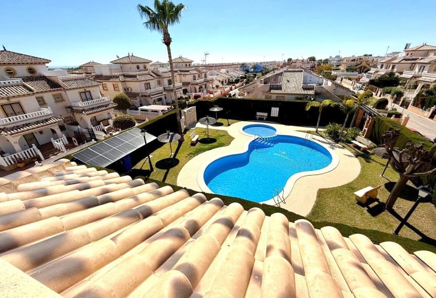 2 Zimmer Haus zu verkaufen in Orihuela Costa mit Pool - 221.000 € (Ref: 9687584)