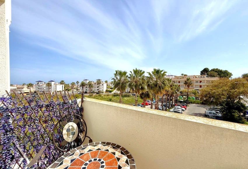 Apartamento de 2 habitaciones en Villamartin en venta con garaje - 245.000 € (Ref: 9750963)