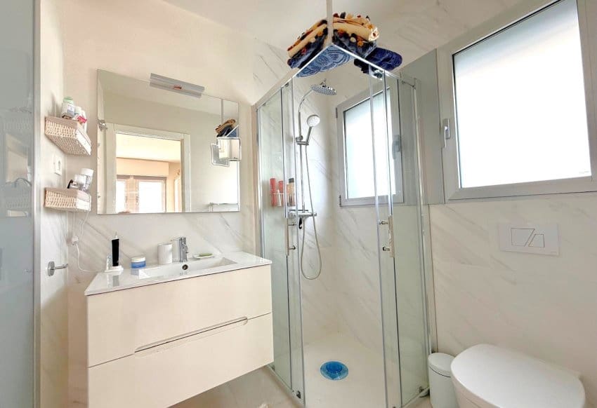 2 soveværelse Lejlighed til salg i Villamartin med swimmingpool - € 319.000 (Ref: 9802745)