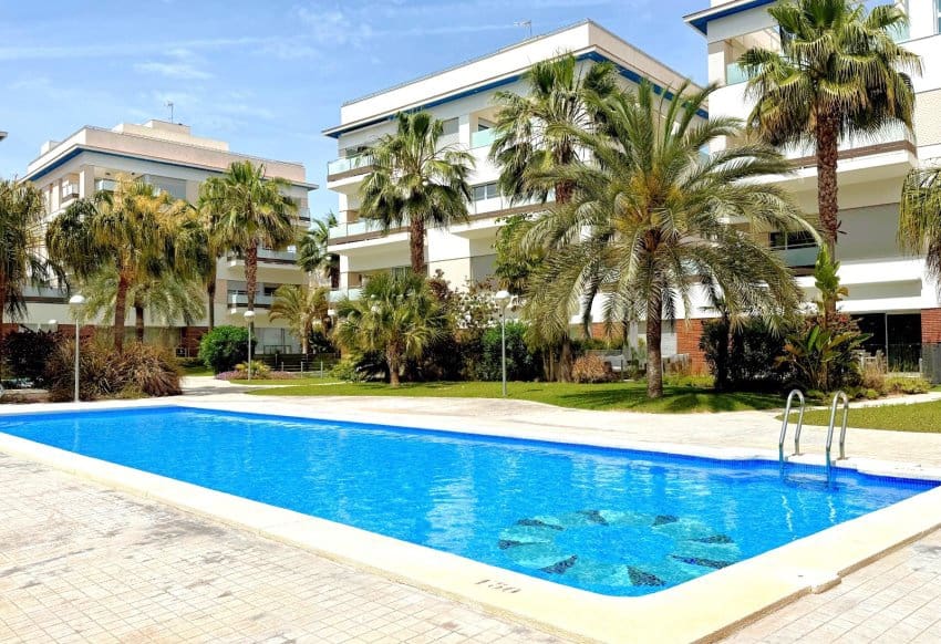 2 soveværelse Lejlighed til salg i Villamartin med swimmingpool - € 319.000 (Ref: 9802745)