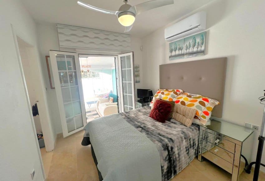 2 slaapkamer Villa te koop in Villamartin met zwembad - € 415.000 (Ref: 9804893)