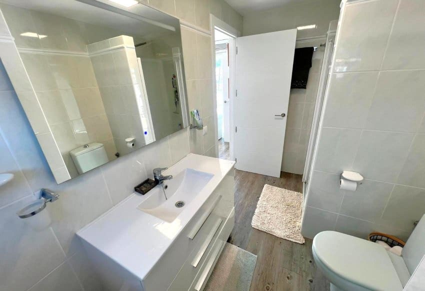 2 slaapkamer Villa te koop in Villamartin met zwembad - € 415.000 (Ref: 9804893)