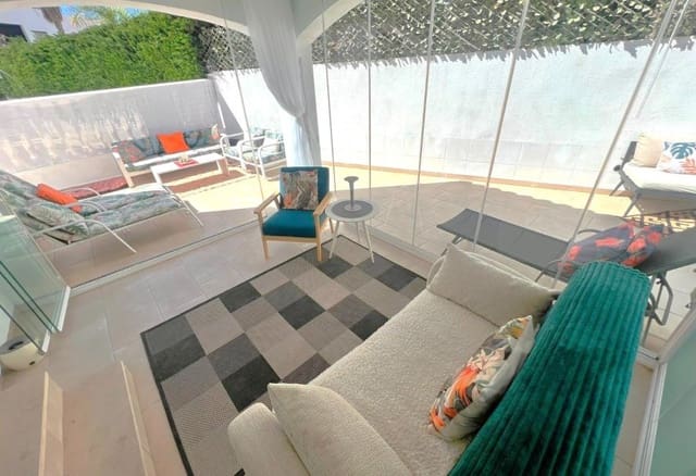 2 slaapkamer Villa te koop in Villamartin, Orihuela met zwembad - € 415.000 (Ref: 9804893)