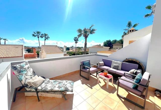 2 slaapkamer Villa te koop in Villamartin, Orihuela met zwembad - € 415.000 (Ref: 9804893)