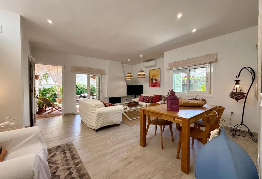 3 bedroom Semi-detached Villa for sale in Campoamor with pool - € 435,000 (Ref: 9804894)